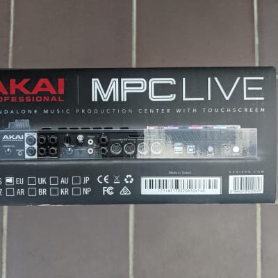 Akai Professional MPC Live Standalone Sampler and Sequencer with 7" High-Resolution Display image 9