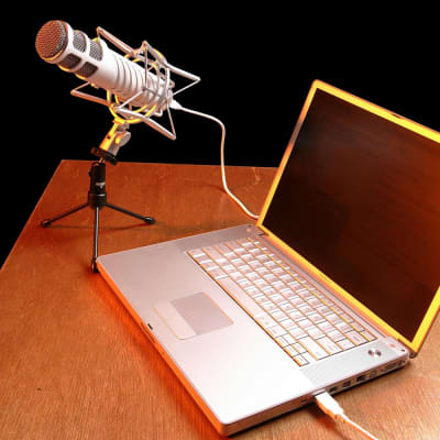 Rode Podcaster Dynamic USB Microphone image 4