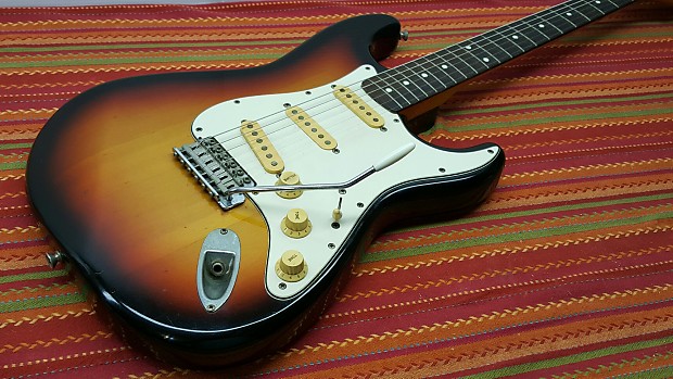 Fender Stratocaster 1986 E Serial Number MIJ Made in Japan