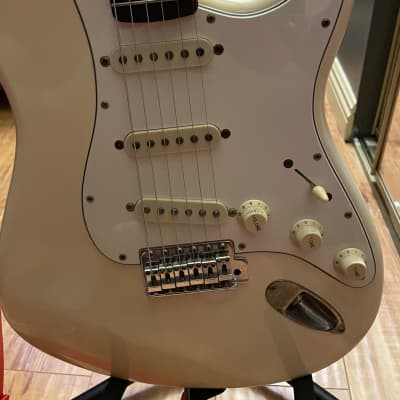 Fender Albert Hammond Jr ストラトキャスター　ST-72 Fender Albert Hammond Jr. Stratocaster Electric Guitar