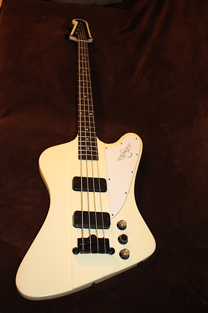 Gibson thunderbird store white