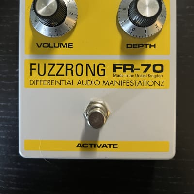 D*A*M Fuzzrong FR-70 Grey/Yellow Mosrite Fuzzrite image 1