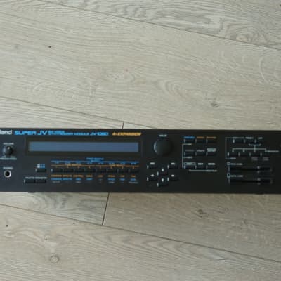 Roland JV-1080 64-Voice Synthesizer Module 1994 - 2001 - Black