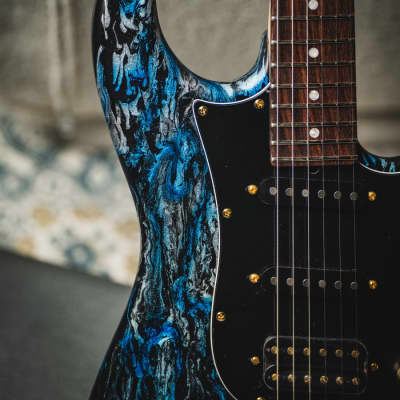James Tyler USA Studio Elite HD-Black and Blue Shmear Semi-Gloss SSH w/Rosewood FB, Faux Matching Headstock, Gold HW, Midboost & Bypass Button image 4