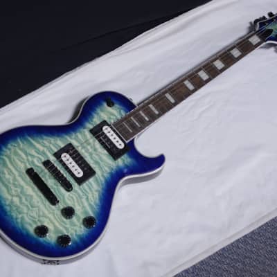 Dean Thoroughbred Select Quilt Top electric guitar Ocean Burst - Trans Blue w/ Case image 3