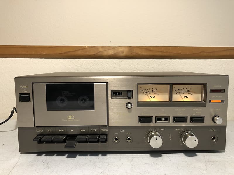 TEAC A-2070 Reel to Reel Stereo Tape Deck 1970's - For Parts or Repair