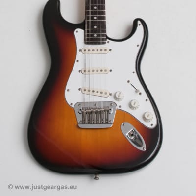 Fender ST-XII 12 String Stratocaster MIJ 1987-1993 3-Tone Sunburst image 2