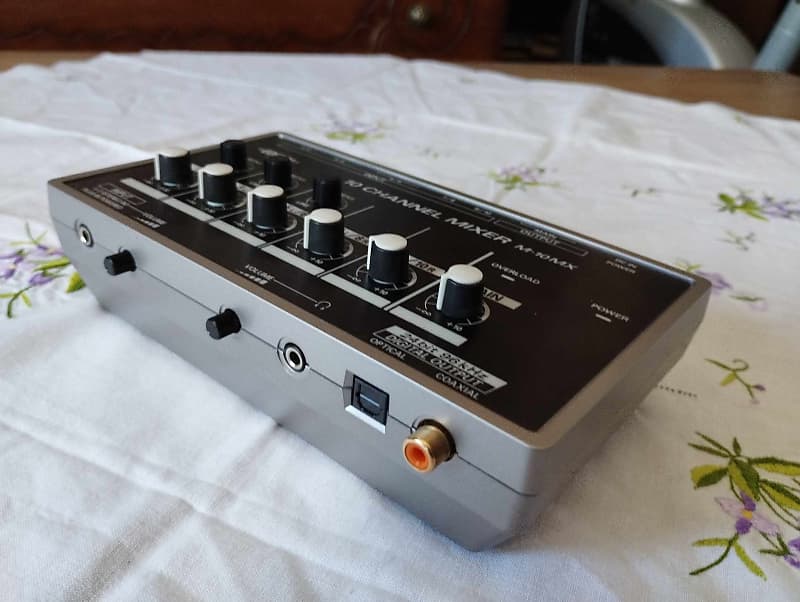 Roland - M-10MX  10-Channel Battery-Powered Mixer