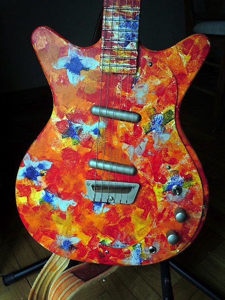Danelectro DC 59 Psychedelic Eric Clapton 1 of 200. 2010 Rainbow