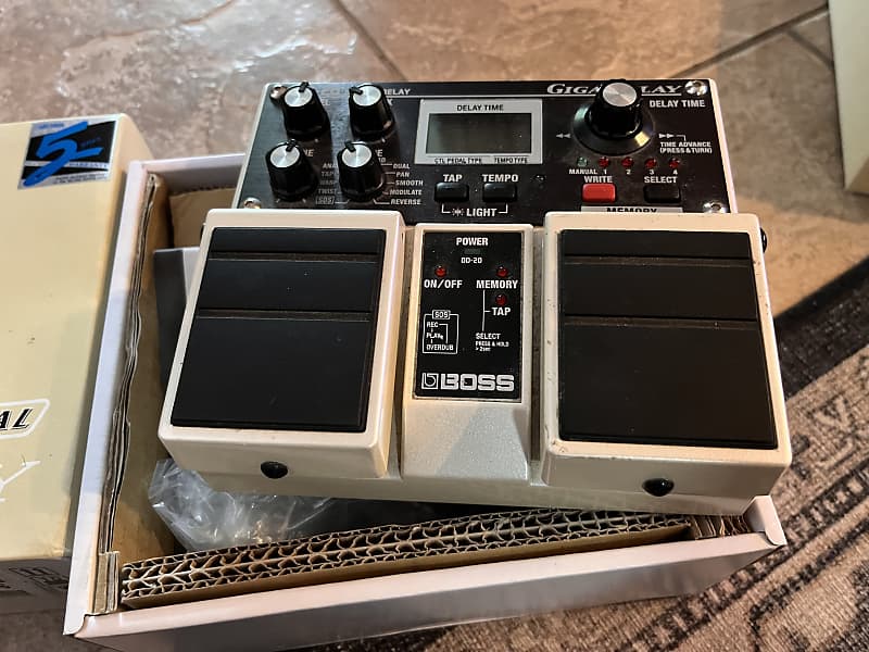 Boss DD-20 Giga Delay