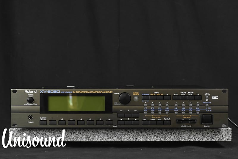 Roland XV-5080 Rack Synthesizer in Very Good Condition.