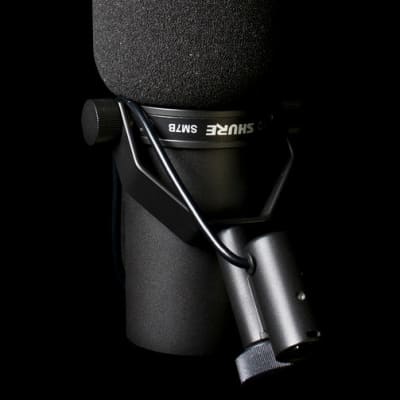Shure SM7B Broadcasting Dynamic Vocal Microphone image 1