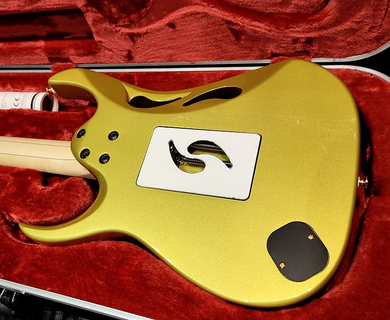 Ibanez PIA Steve Vai E-Guitar in Sun Dew Gold made in Japan Ibanez PIA Steve Vai E-Guitar in Sun Dew Gold made in Japan