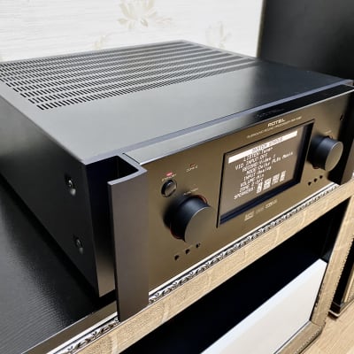 Rotel  RSP-1098. 7.2 Chanel DSP . Pre Amplifier image 3