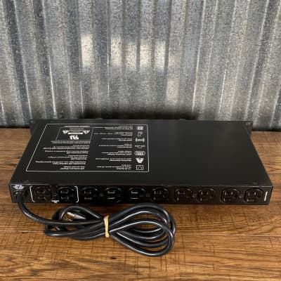 Livewire PC1100 11 Outlet Power Conditioner Distribution Used image 5