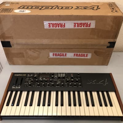 Dave Smith Instruments(Sequential) Mopho x4 44-Key 4-Voice Polyphonic Synthesizer 2013 - 2018 - Black with Wood Sides