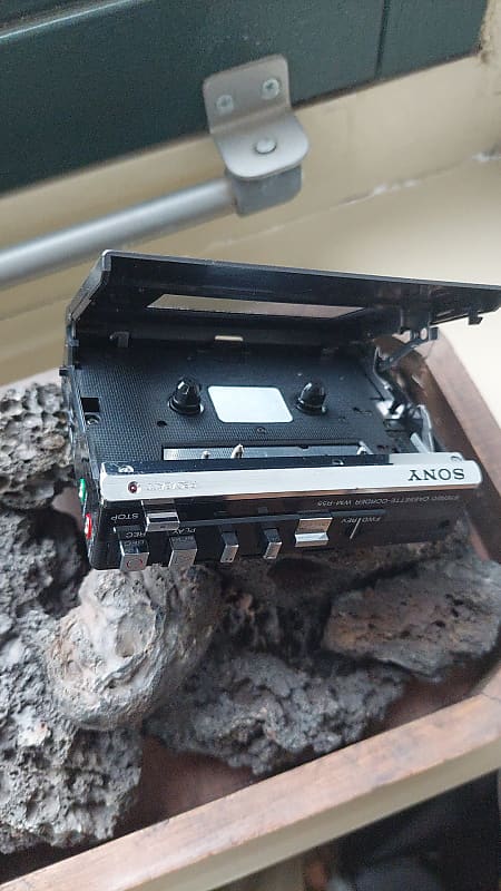 Sony WM-R55 – Revised – New Belt – With Original Soft Case