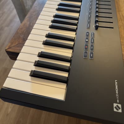 Novation Launchkey 49 MKIII MIDI Keyboard Controller 2020 - Present - Black