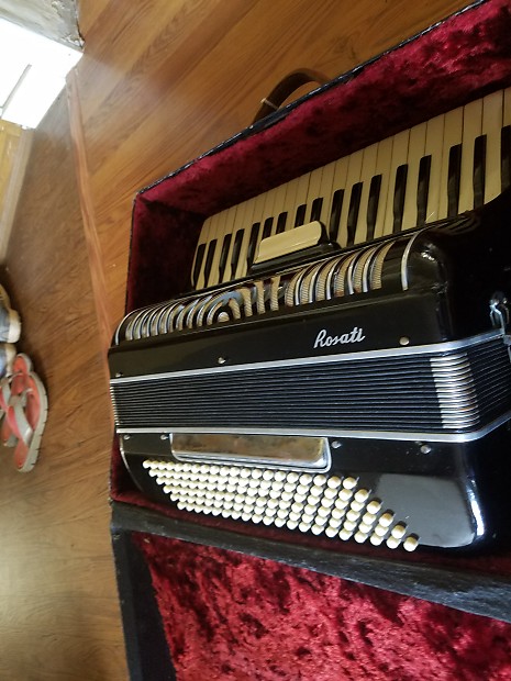 A rosati outlet accordion
