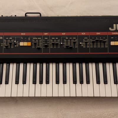 Roland Juno-60 61-Key Polyphonic Synthesizer June 1983 - Excellent!