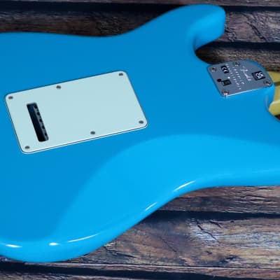 Fender American Professional II Stratocaster with Maple Fretboard, Hardshell Case & Case Candy-2020 - Present in Miami Blue image 10