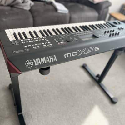 Yamaha MOXF 6 Production Synthesizer 2000s - Gray