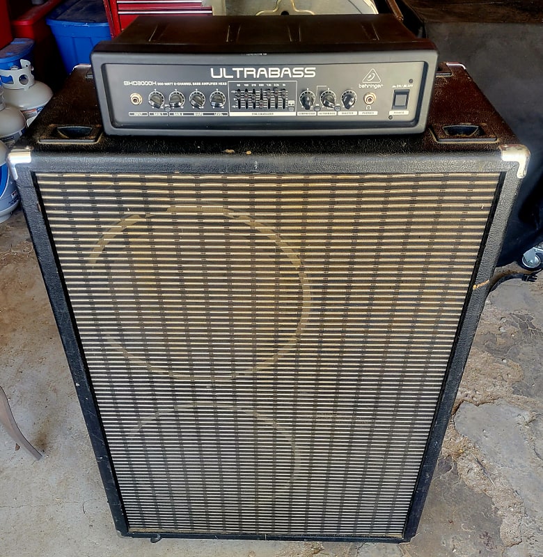 Bass Head And (Amp, Stack, Rig) Behringer Ultrabass Reverb