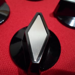 Rickenbacker Rogan TV knob  Black/Silver image 8