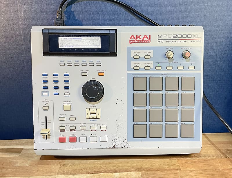 [Very Good] Akai MPC2000XL MIDI Production Center - Grey 32MB RAM image 1