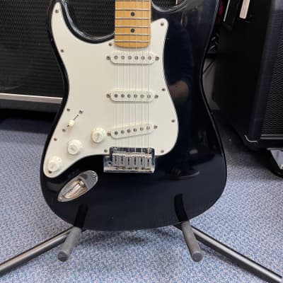 Fender American Standard Stratocaster Left-Handed with Maple Fretboard - Black for sale