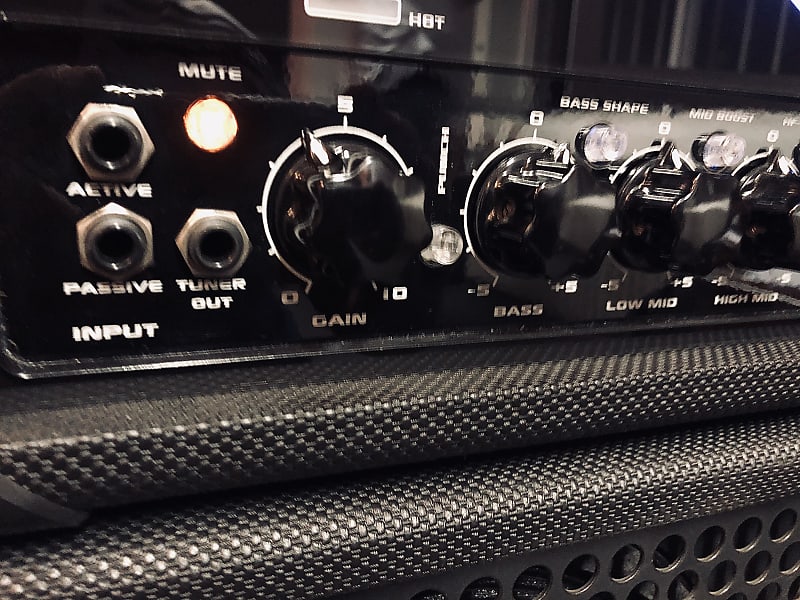 ベース Hughes&Kettner Quantum QT600 Bass Amp Hughes & Kettner Quantum QT-600 Bass Amp with QS-410 Pro Cab