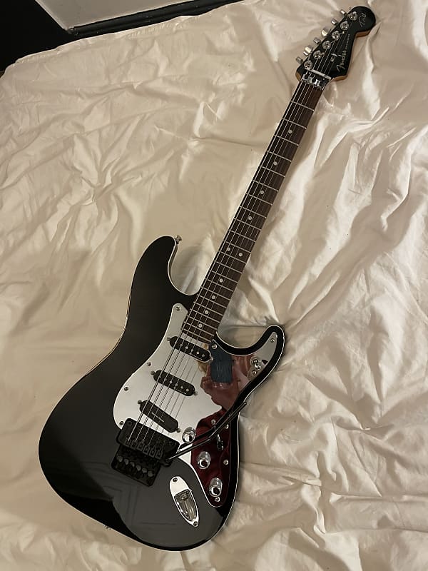 ゆ*ち様 Fender Tom Morello stratocaster cus Fender Tom Morello