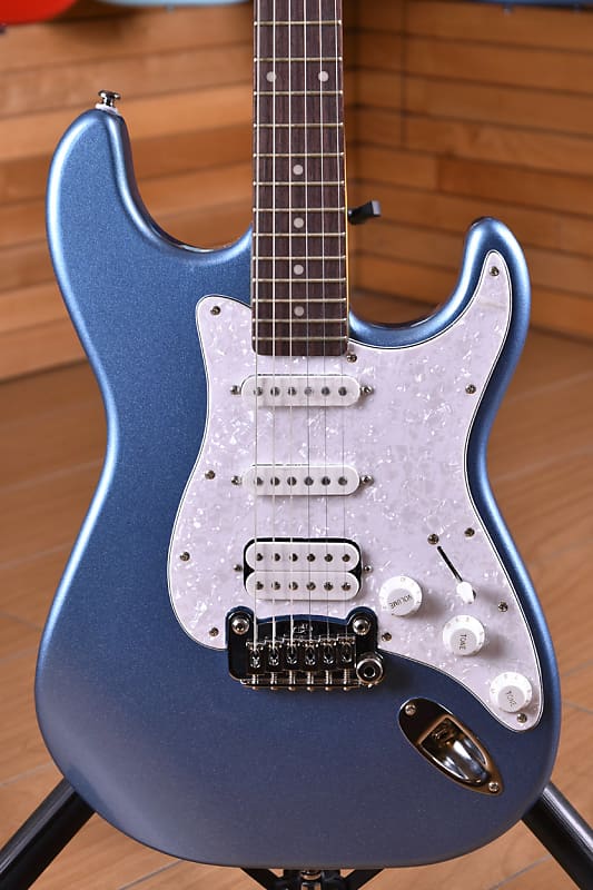 G&L Tribute Legacy HSS Rosewood Fingerboard Lake Placid Blue