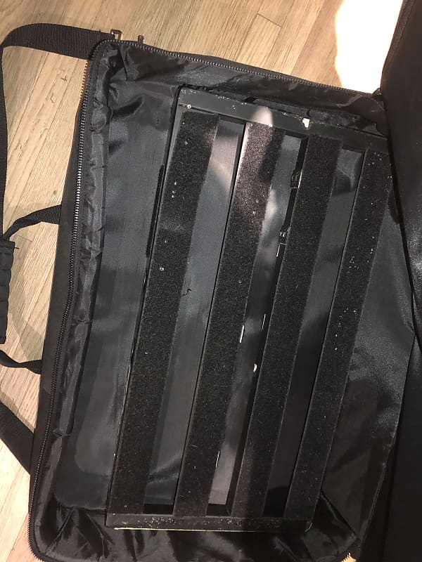 Pedalboard w/ PedalTrain Gig Bag Reverb