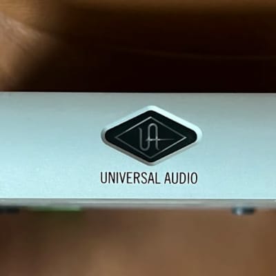 Universal Audio UAD-2 Satellite Firewire QUAD Core + Analogue