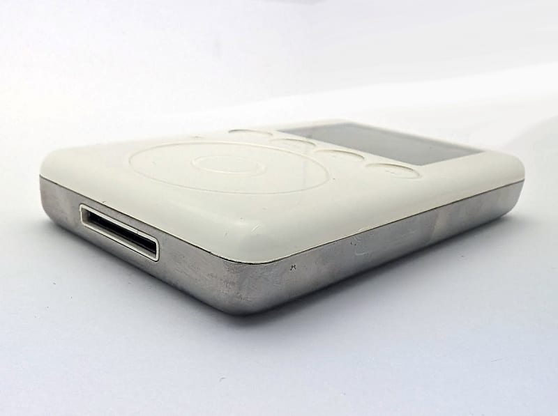 Apple iPod Classic 3rd Generation 20GB White (A1040