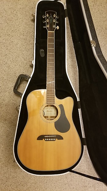 Alvarez AD70sc nat 2012 Natural Gloss with TKL hard case