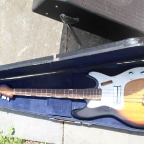 TEISCO EB-18 1966 Sunburst plus Checkmate 16 Bass Amp Set