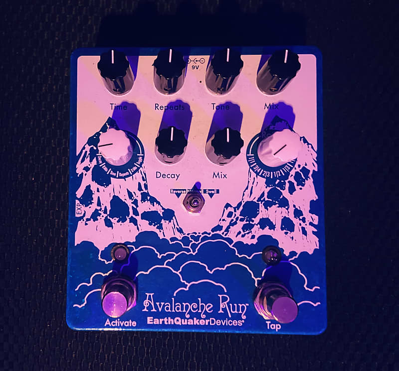 EarthQuaker Devices Avalanche Run Stereo Reverb & Delay with Tap Tempo V2