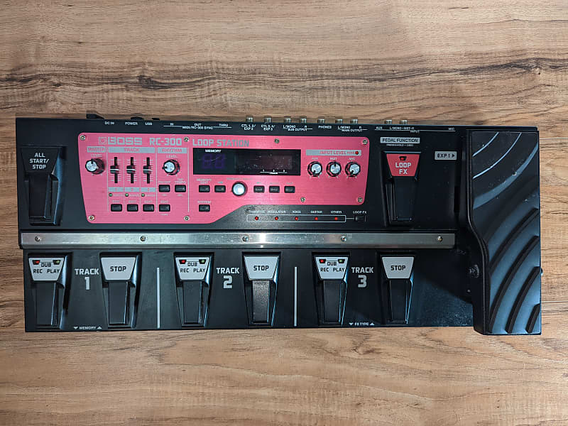 ギター BOSS RC-300 LOOP STATION Amazon.com: Boss RC-300 Loop Station 3-track Looper Pedal