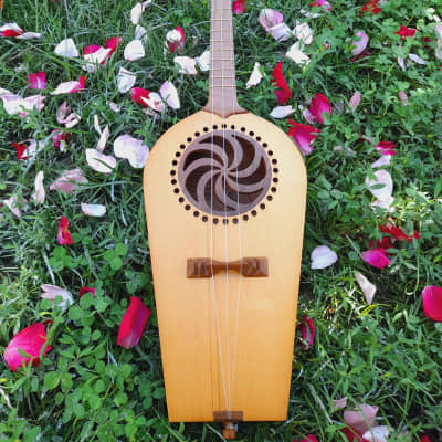 Georgian folk music instrument Panduri | String instrument Panduri | ფანდური | Fanduri image 2