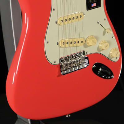 Fender American Vintage II 1961 Stratocaster - Fiesta Red image 3