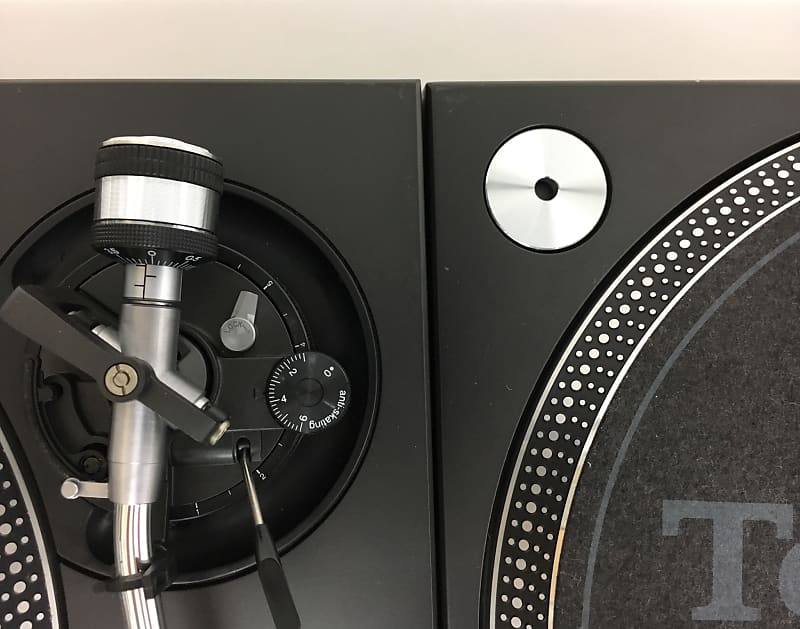 Technics SL-1200 MK5 PAIR Turntables Excellent condition + Technics SL-1200 MK5 PAIR Turntables Excellent condition +