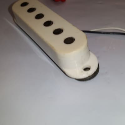 FENDER STRATOCASTER PICKUP early1980s Grey Bottom, meter read 5.93 image 4