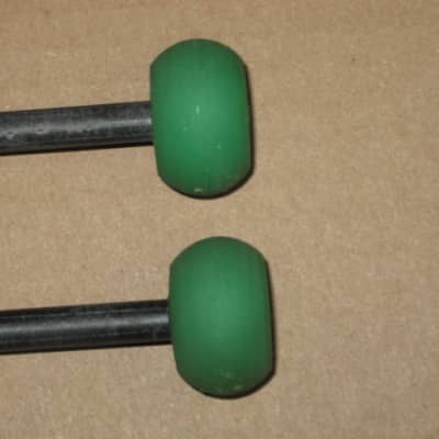 new old stock Gambal GPXR1 (UG13GPXR1) Glockenspiel, Bells, Xylophone Percussive Keyboard MALLETS, 1 and 1/4 inch Green Hard Acrylic Flat Ball Heads with Black Synthetic Shafts, with original packaging - from 1990s - early 2000s image 13