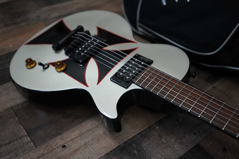 ギター Epiphone / Les Paul Baritone Epiphone Les Paul Baritone - What To Know & Where To Buy