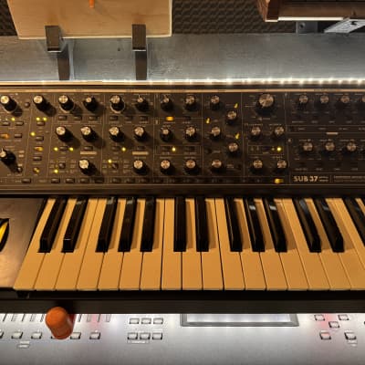 Moog Sub 37 Tribute Edition - Black