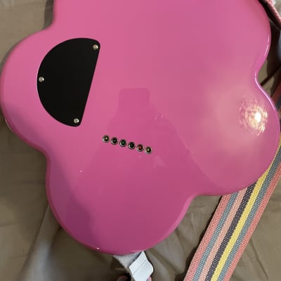 Daisy Rock Artist guitar Shell pink image 3