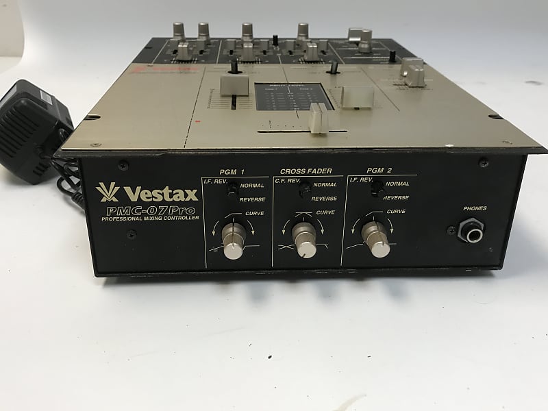 Vestax PMC-07Pro DJミキサー【inno Fader カスタム】 Vestax PMC-07Pro DJミキサー【inno Fader カスタム】
