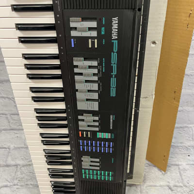 Yamaha PSR-32 Electronic Keyboard